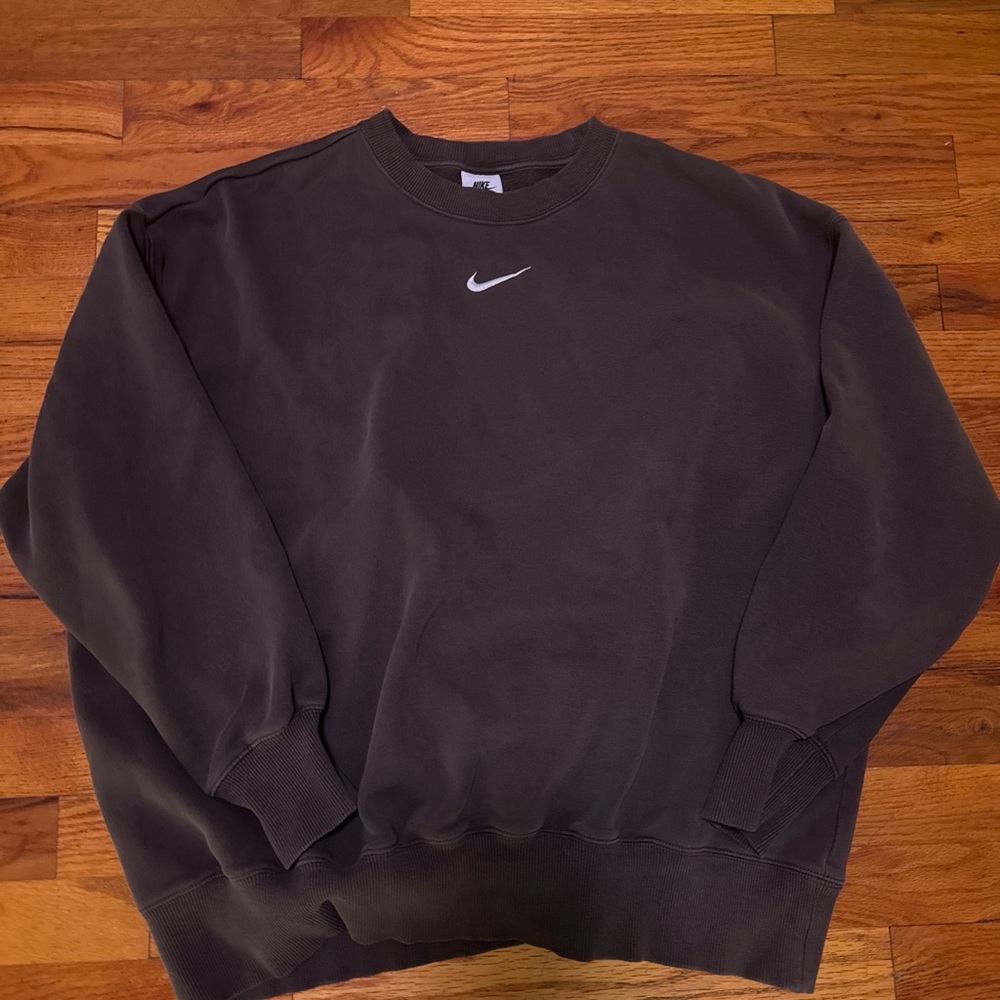 Nike Men's Dark Brown Crewneck Sweater